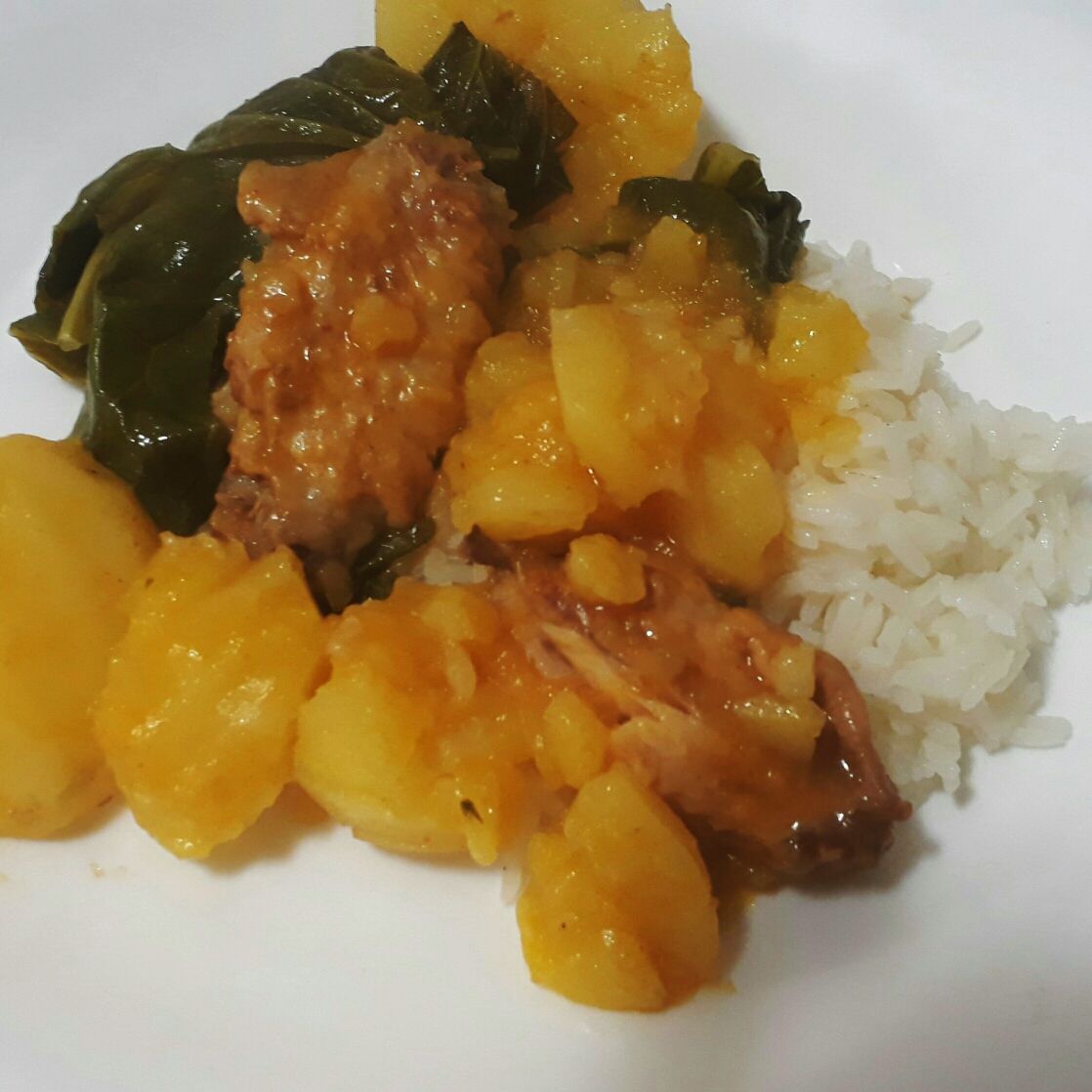 Asinha cozida com couve e batatinha